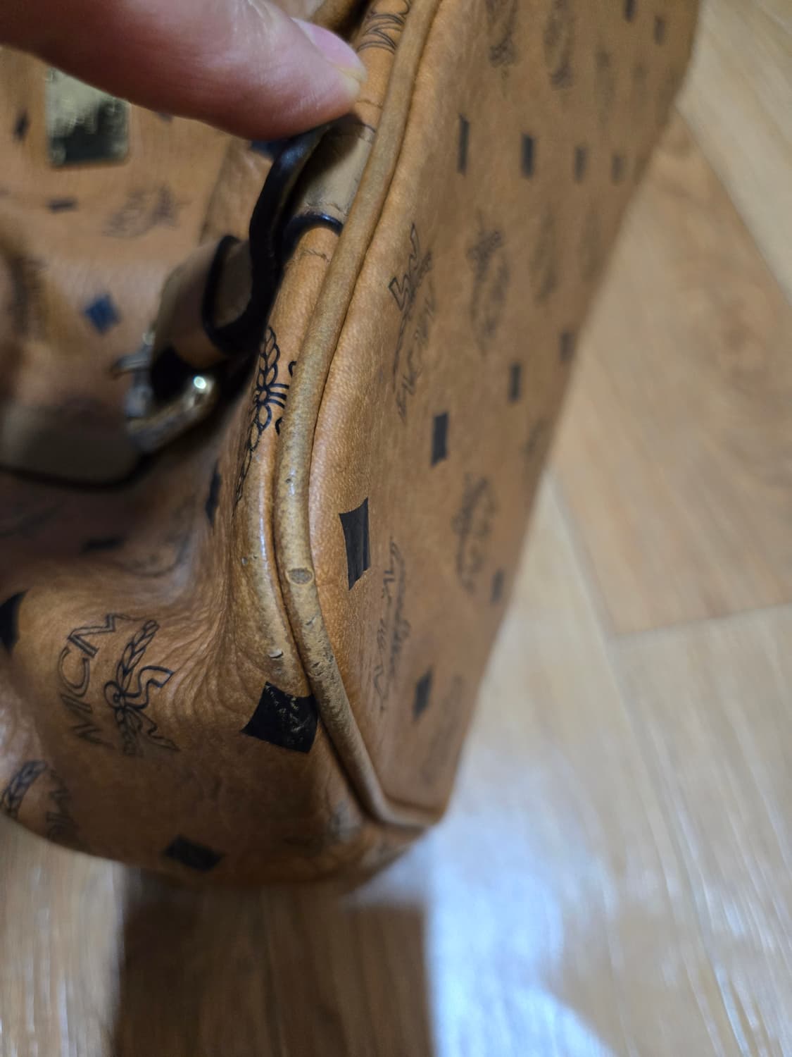 MCM 비세토스 시그니처 숄더백 크로스백 상품이미지6