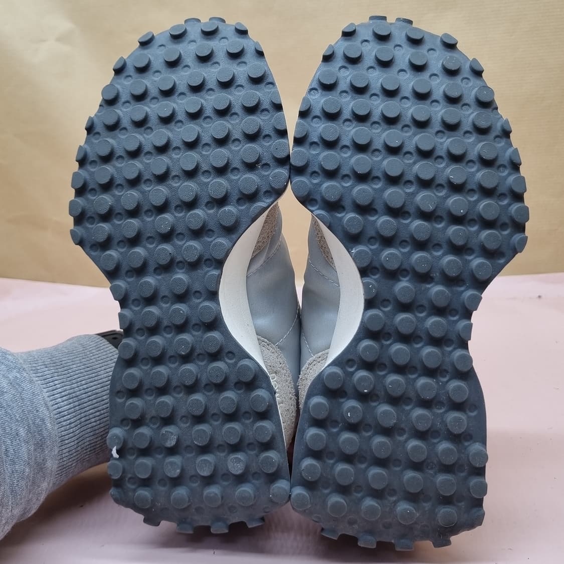 뉴발란스 327 여성운동화230 상품이미지3