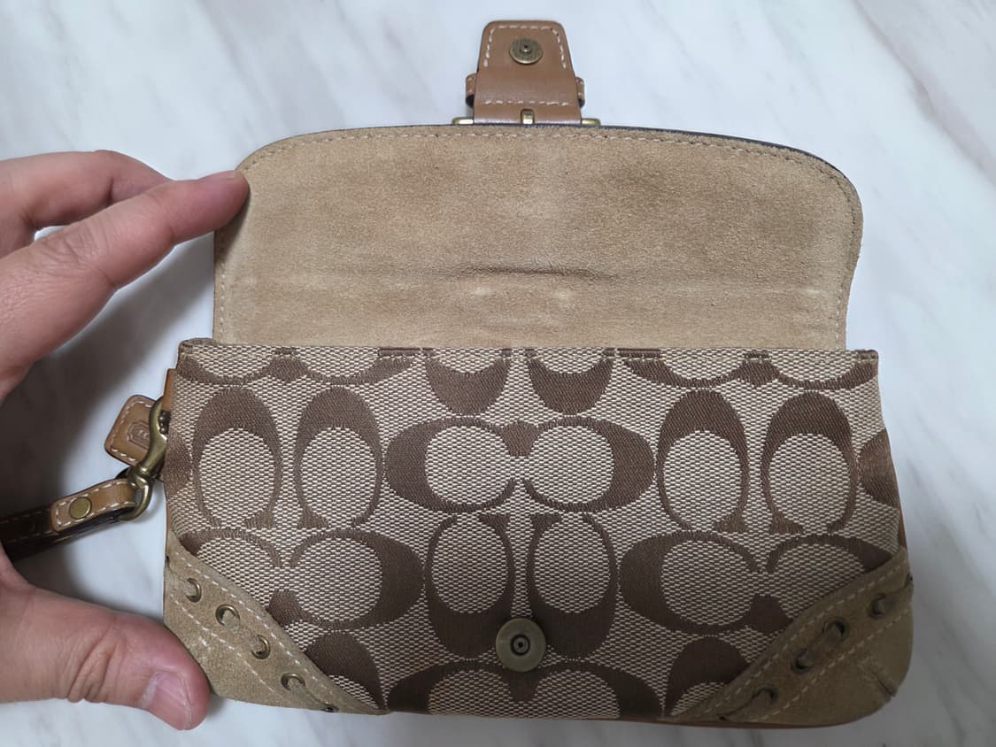 코치 소호 스웨이드 시그니쳐 미니백 상품이미지6