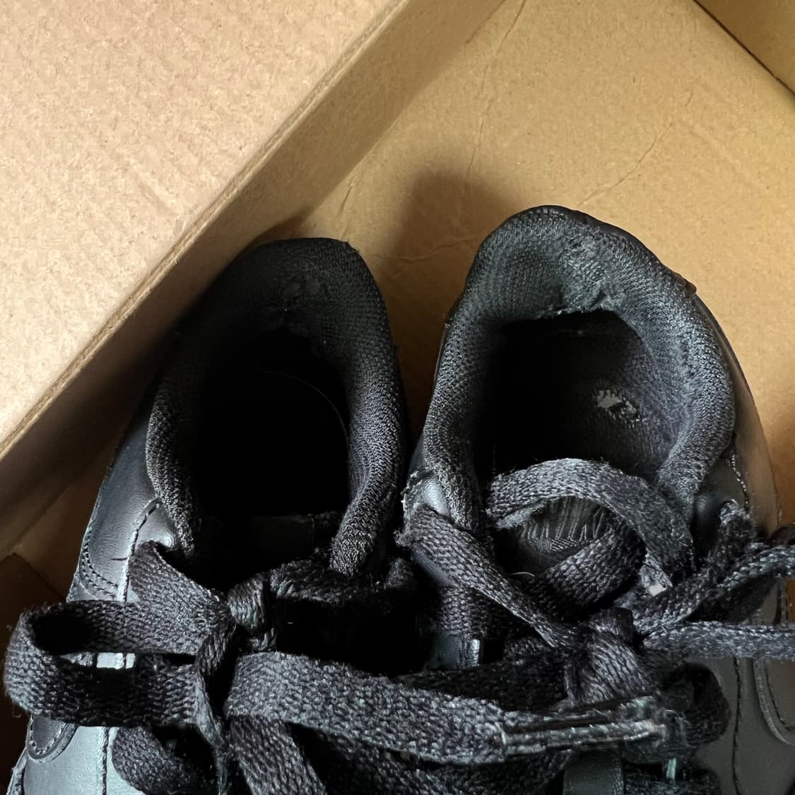 [225] 나이키 에어포스1 올블랙 상품이미지3