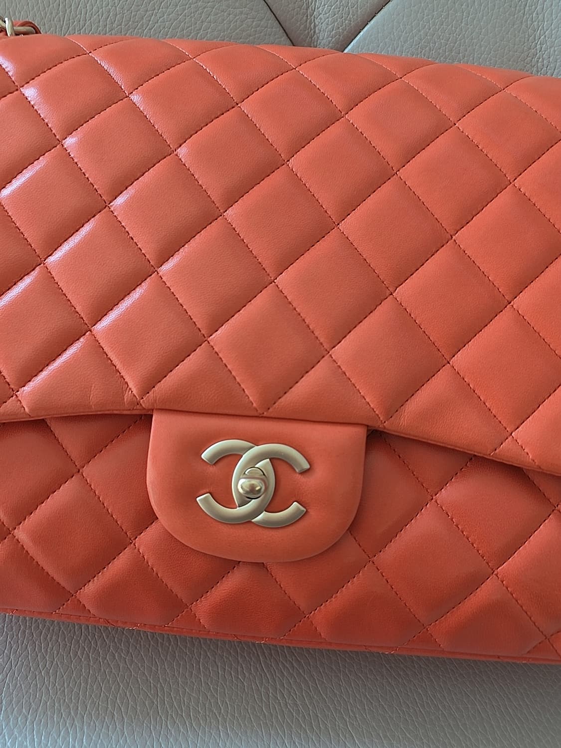 샤넬 클래식 맥시 상품이미지2