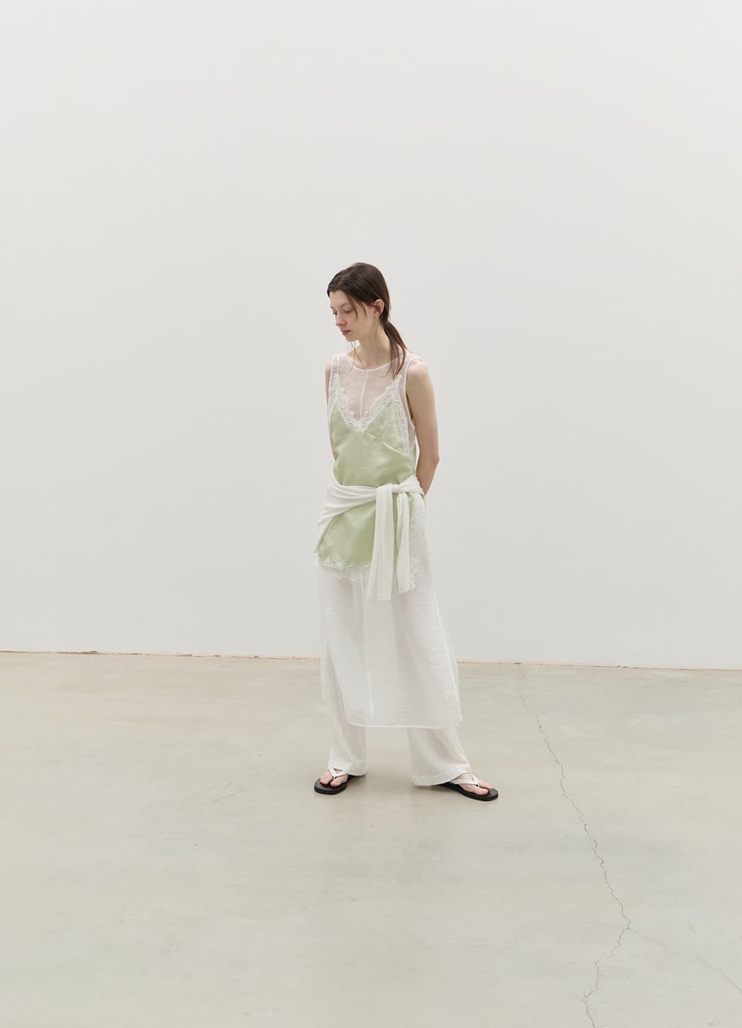 르바(LEVAR) Silky Lace Layered Slip Top 상품이미지1