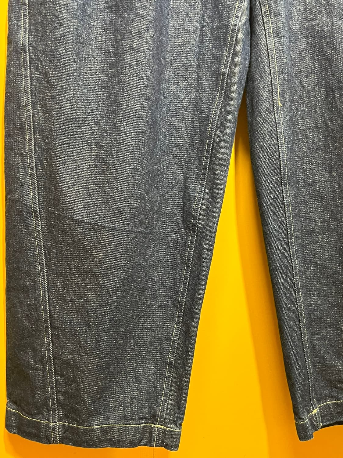 [L] 애프터프레이 와이드 테이퍼드 플리츠 데님 팬츠 상품이미지4