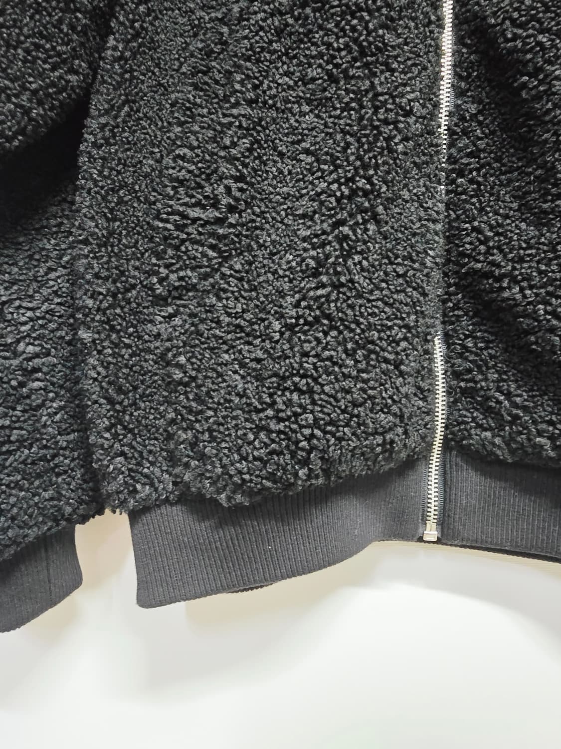 게스 블랙 뽀글이 플리스 집업 상품이미지3