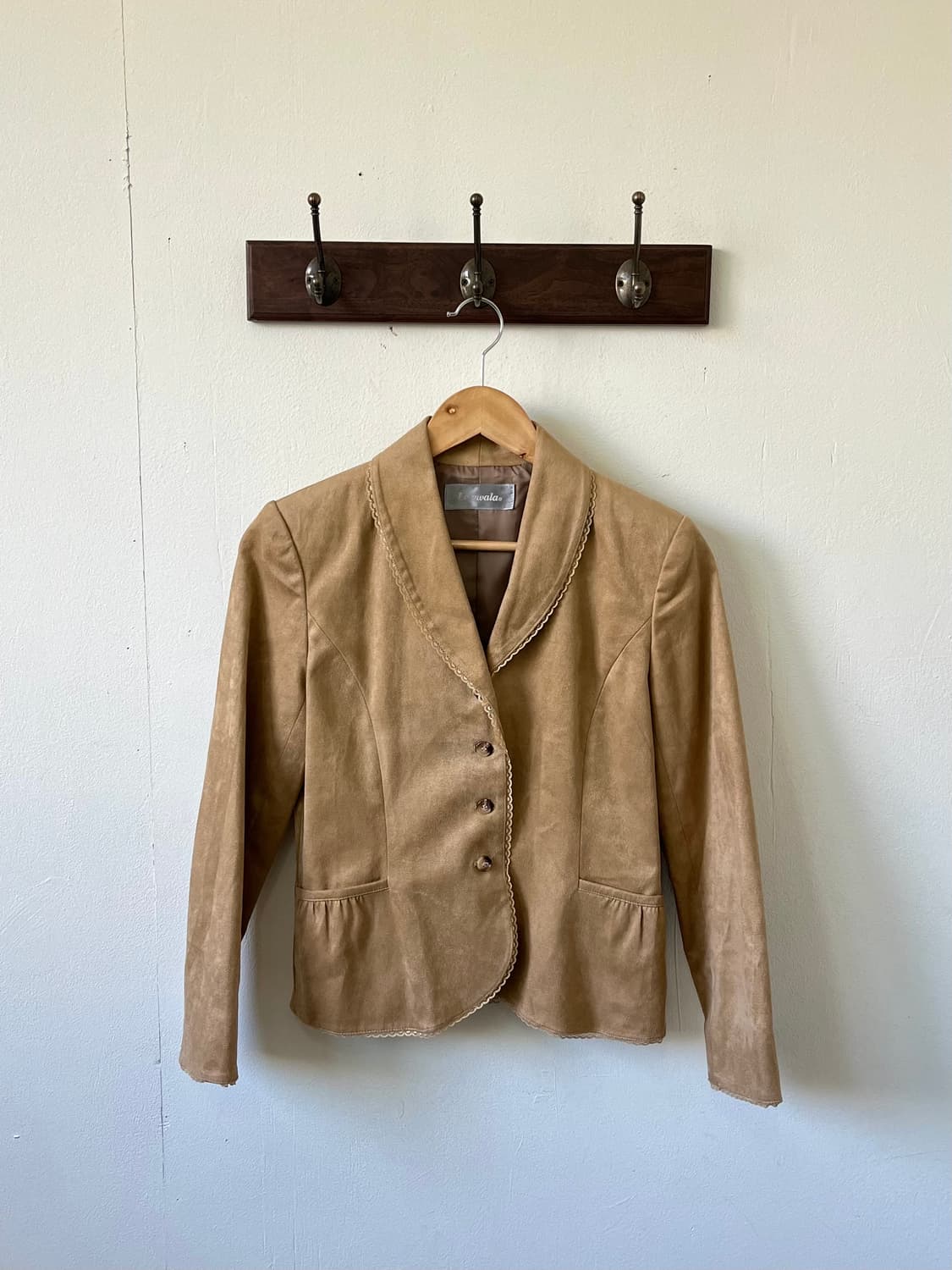 Le uwala 스웨이드 프릴 자켓 상품이미지1