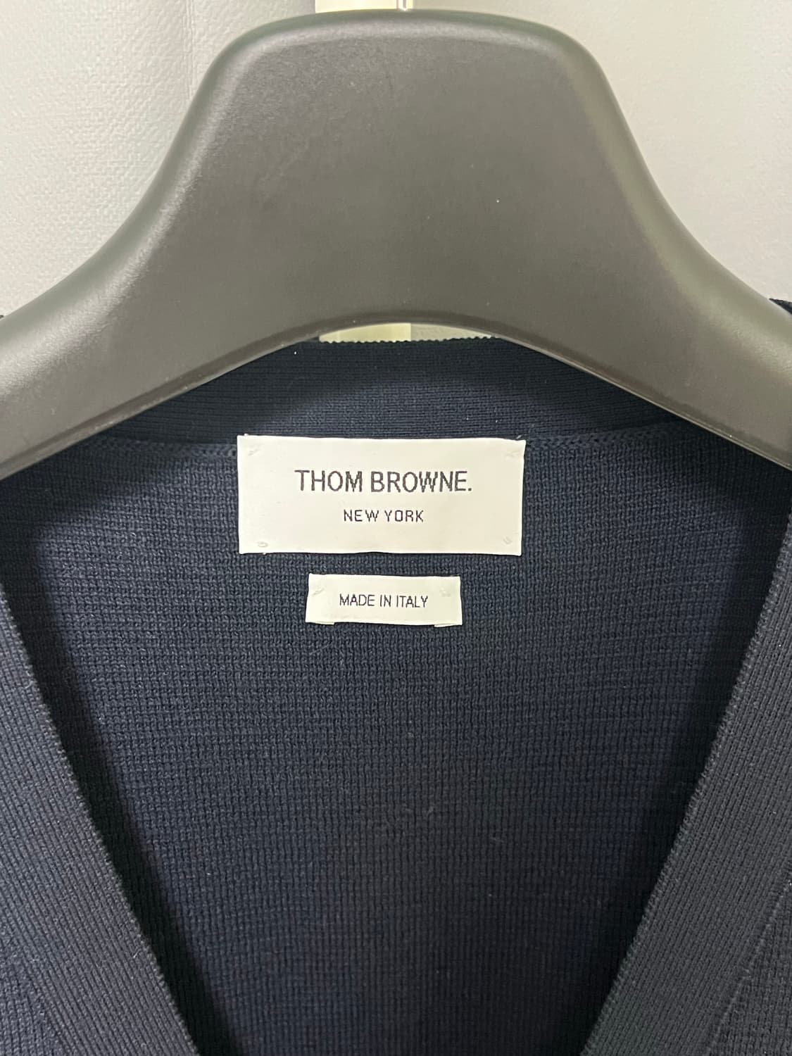 [정품] 4 톰브라운 밀라노스티치 금장 가디건 네이비 상품이미지4