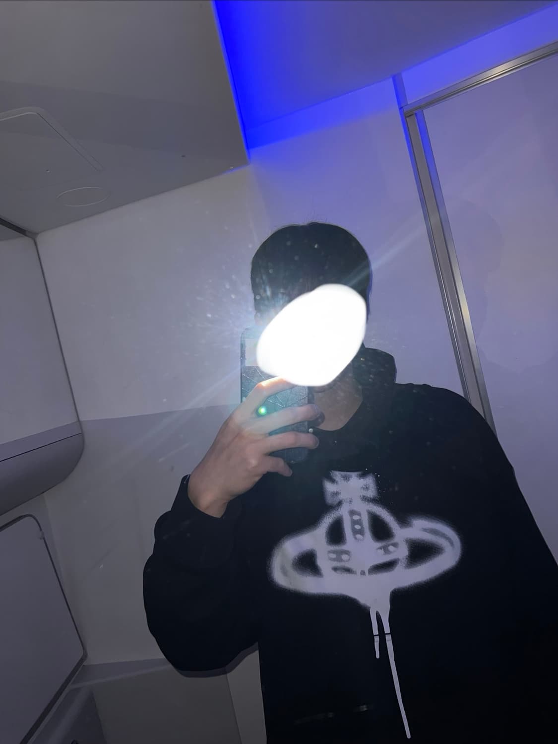 비비안웨스트우드 23FW 스프레이 후드티 상품이미지1