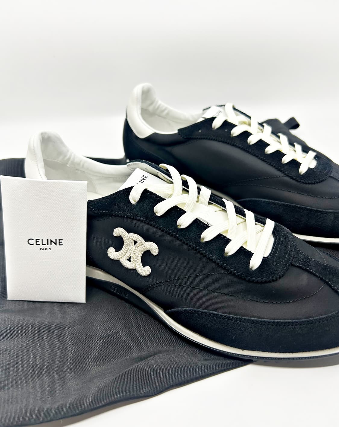 셀린느 트리옹프 레이서 로우 블랙 화이트 42사이즈 364945257C 상품이미지1