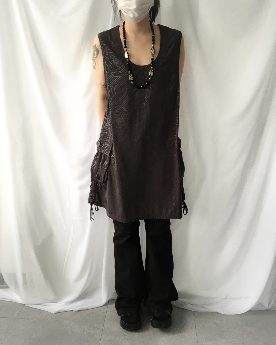 Flower pattern glossy sleeveless onepeic 상품이미지1