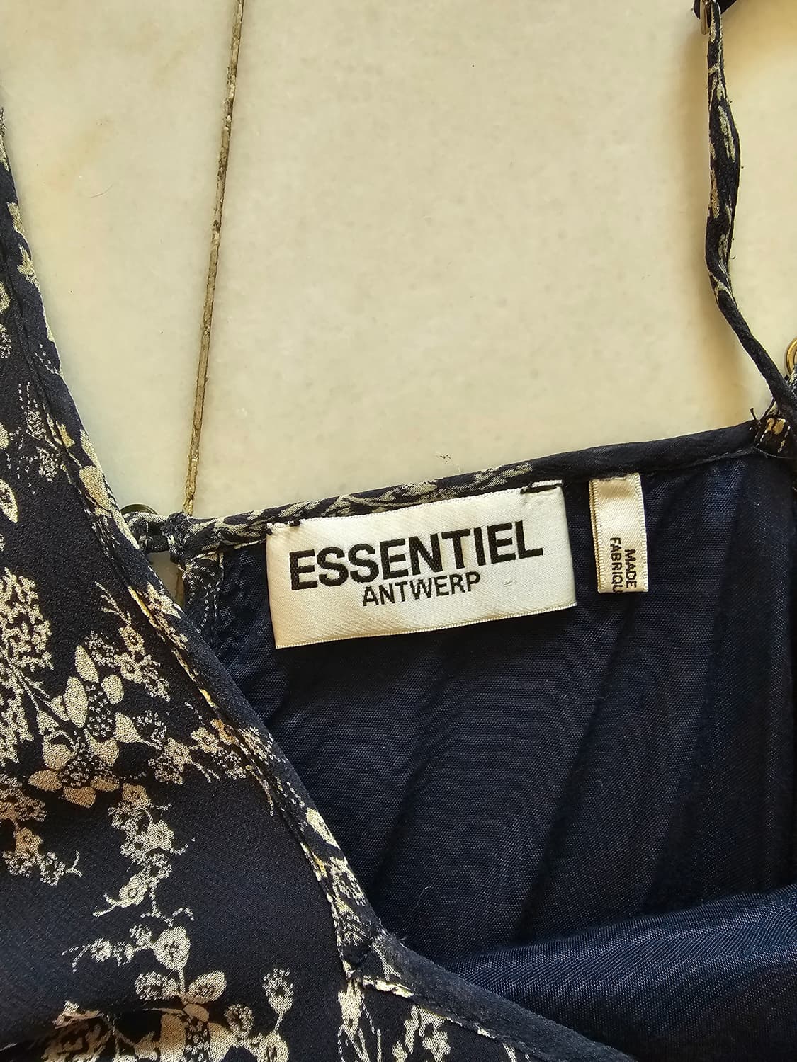 ESSENTIEL ANTWERP 에센셜 앤트워프 플라워 끈 원피스 34
 상품이미지4