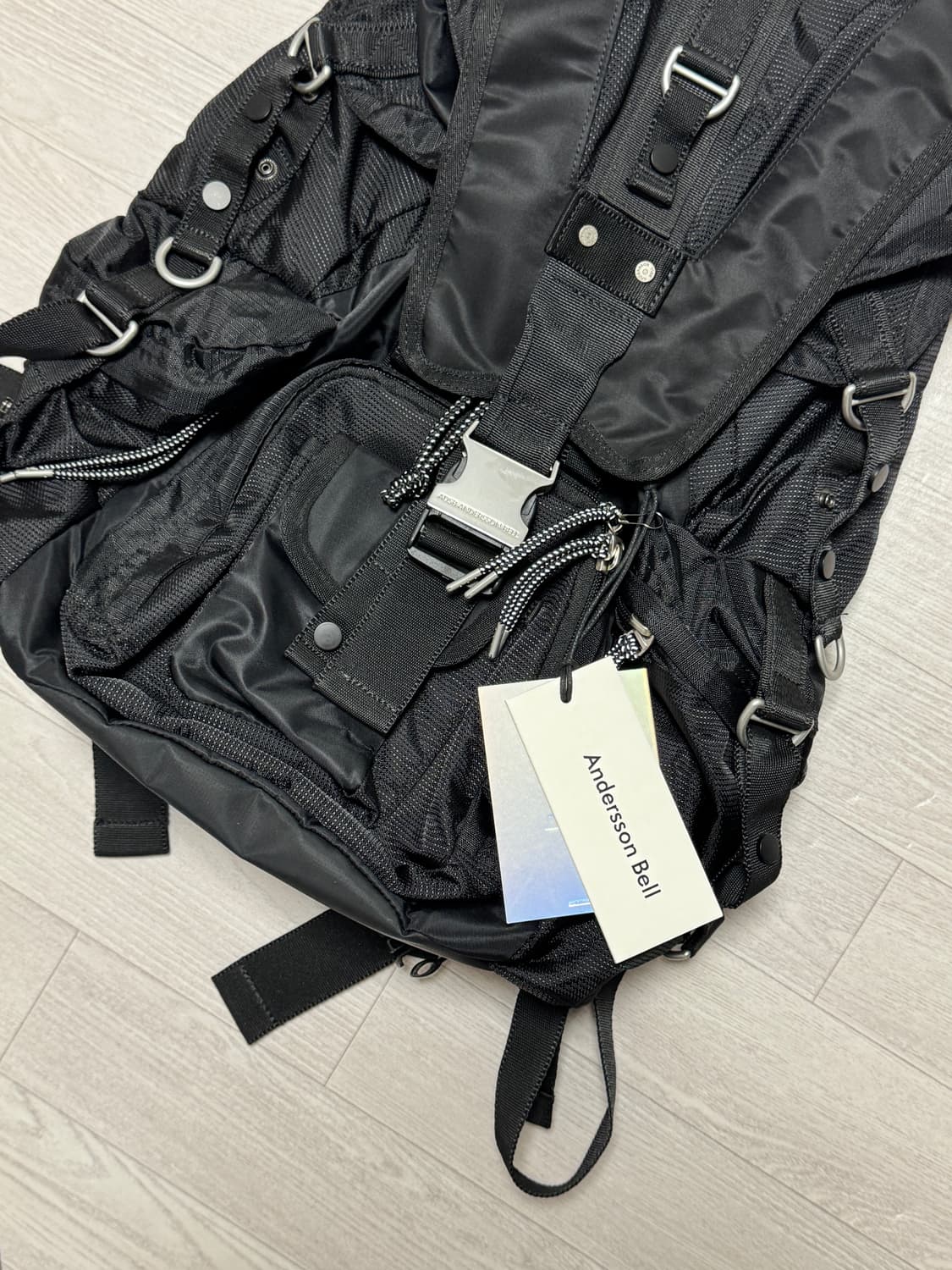 앤더슨벨 유니섹스 테크니컬 스몰 베를린 백팩 블랙 상품이미지2