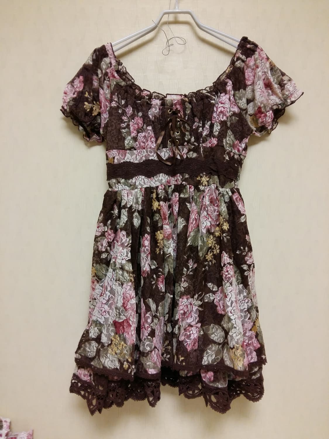 리즈리사 수선템 쵸코플로럴 크롭탑  상품이미지3