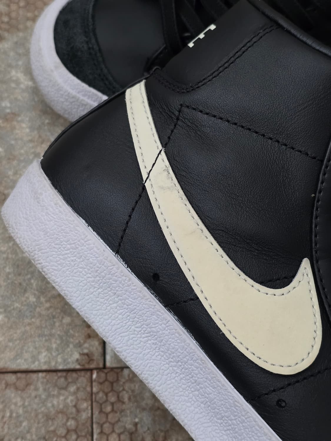 (240)나이키 블레이저 미드 77 빈티지 검흰 상품이미지5