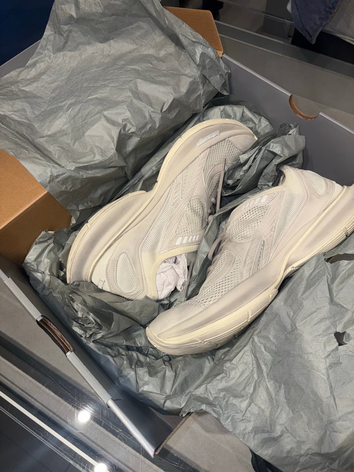 (새상품)발렌시아가 서킷 스니커즈 베이지 44 상품이미지5