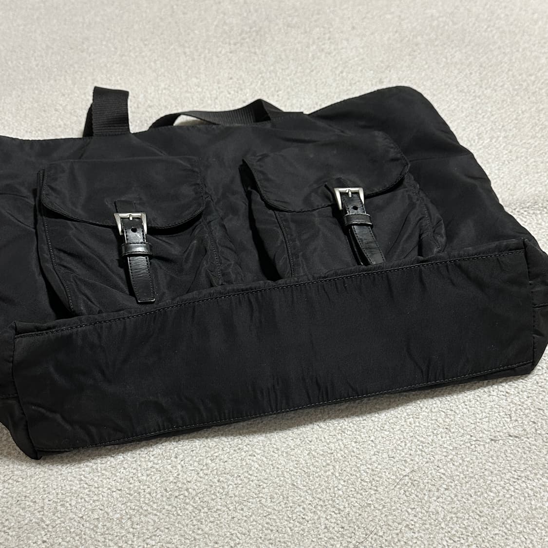 프라다 포코노 더블 포켓 토트백 상품이미지6