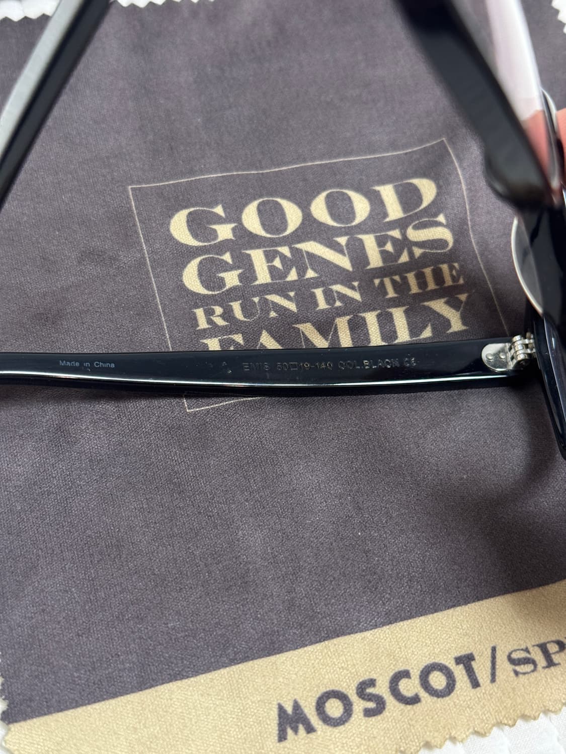 모스콧 EMTE 블랙 뿔테 안경 상품이미지4