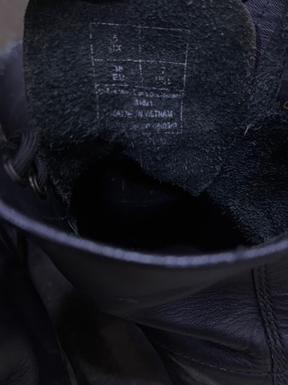 닥터마틴 11821 워커 부츠 8홀 240 상품이미지10