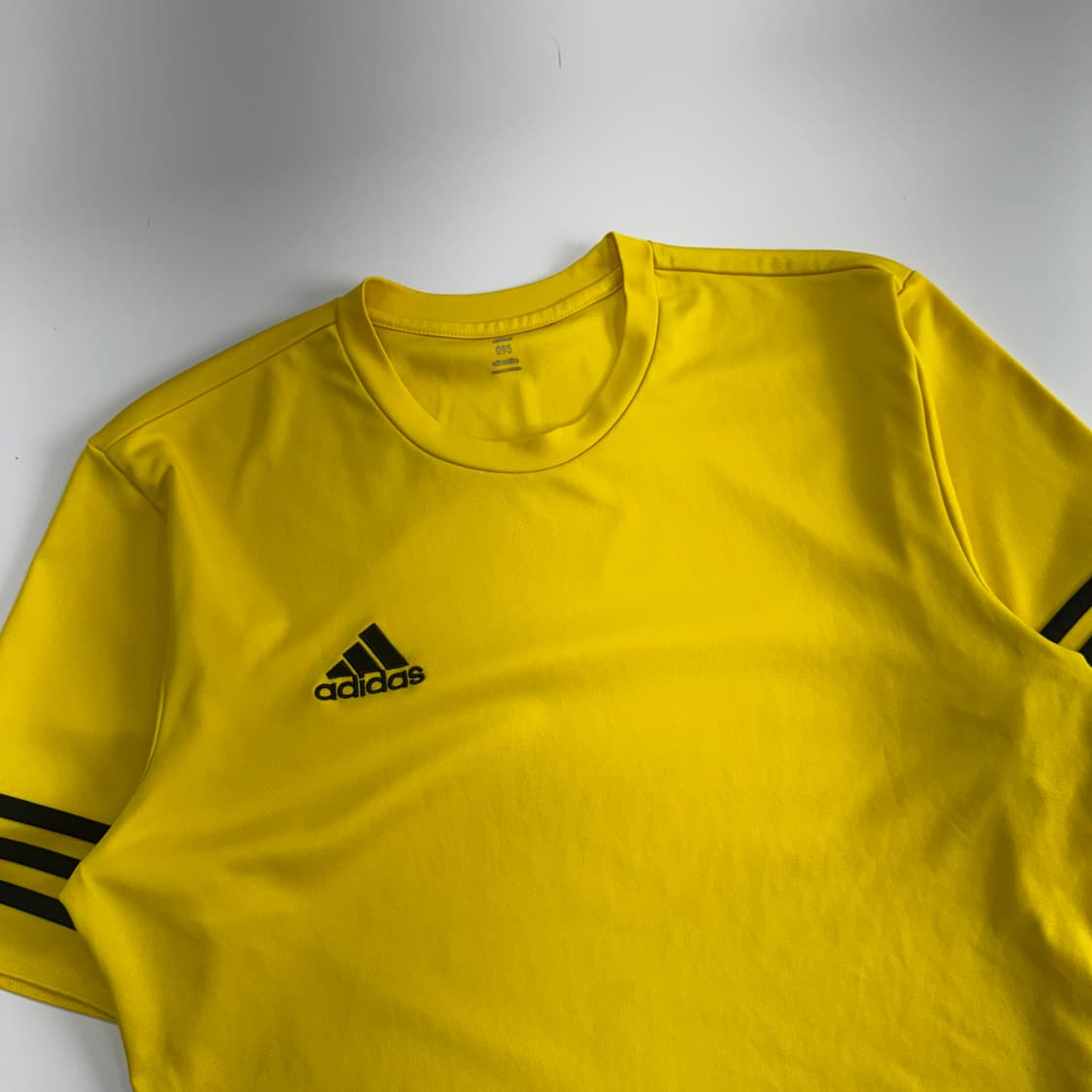 Adidas 아디다스 삼각로고 옐로우 반팔  상품이미지4
