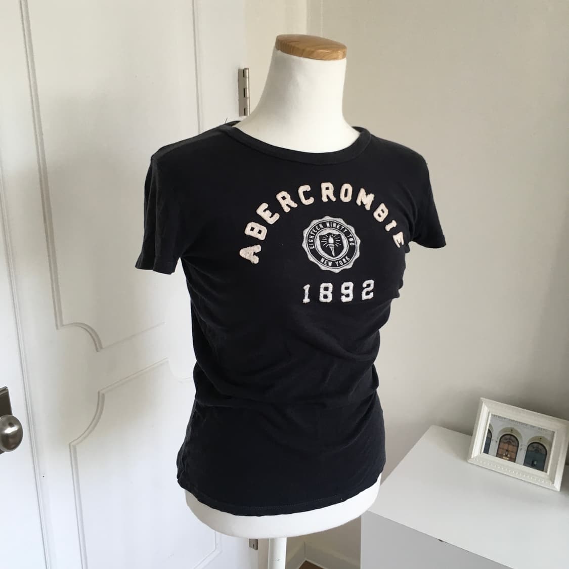 아베크롬비 스펠아웃 반팔 네이비 상품이미지3