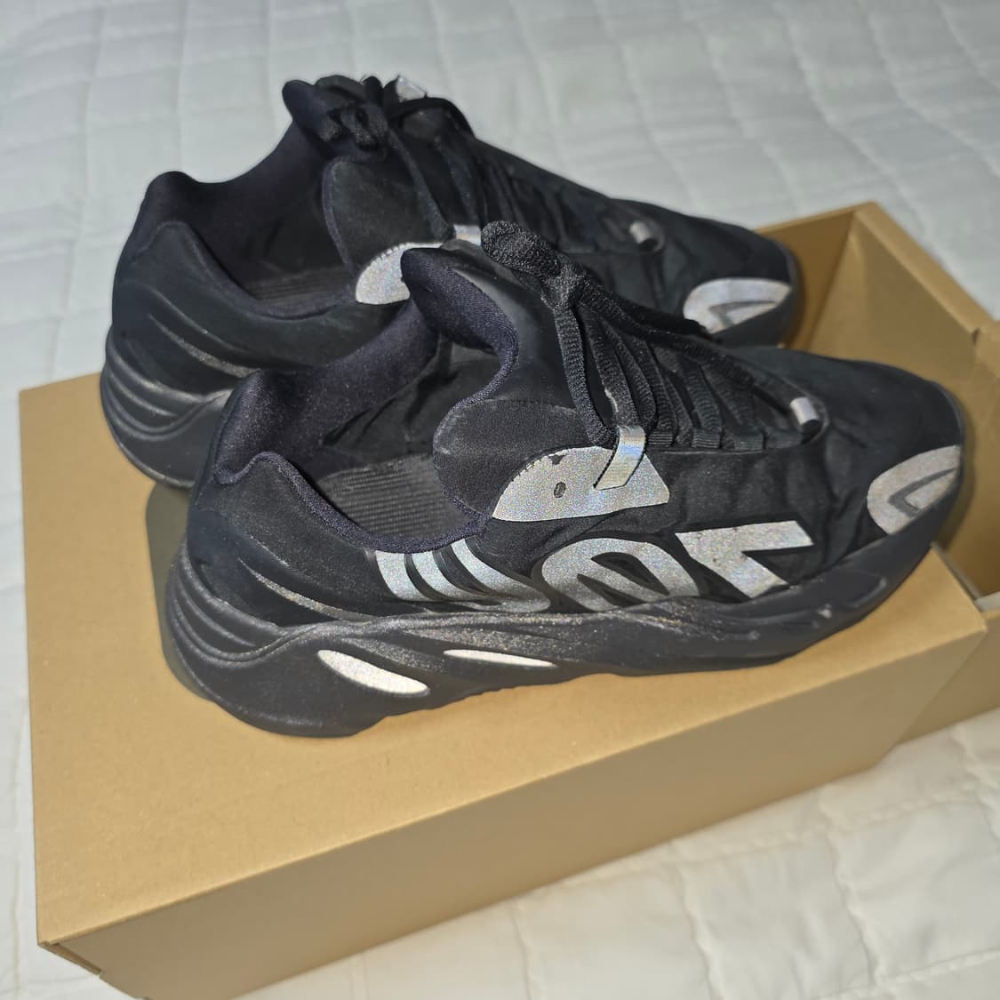 (중고) 아디다스 이지 부스트 700 MNVN 트리플 블랙 275사이즈 상품이미지6