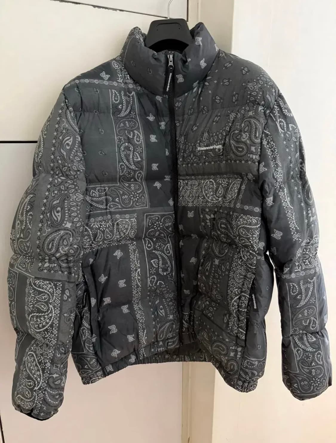 디스이즈네버댓 퍼텍스 다운 패딩 반다나 페이즐리 상품이미지1