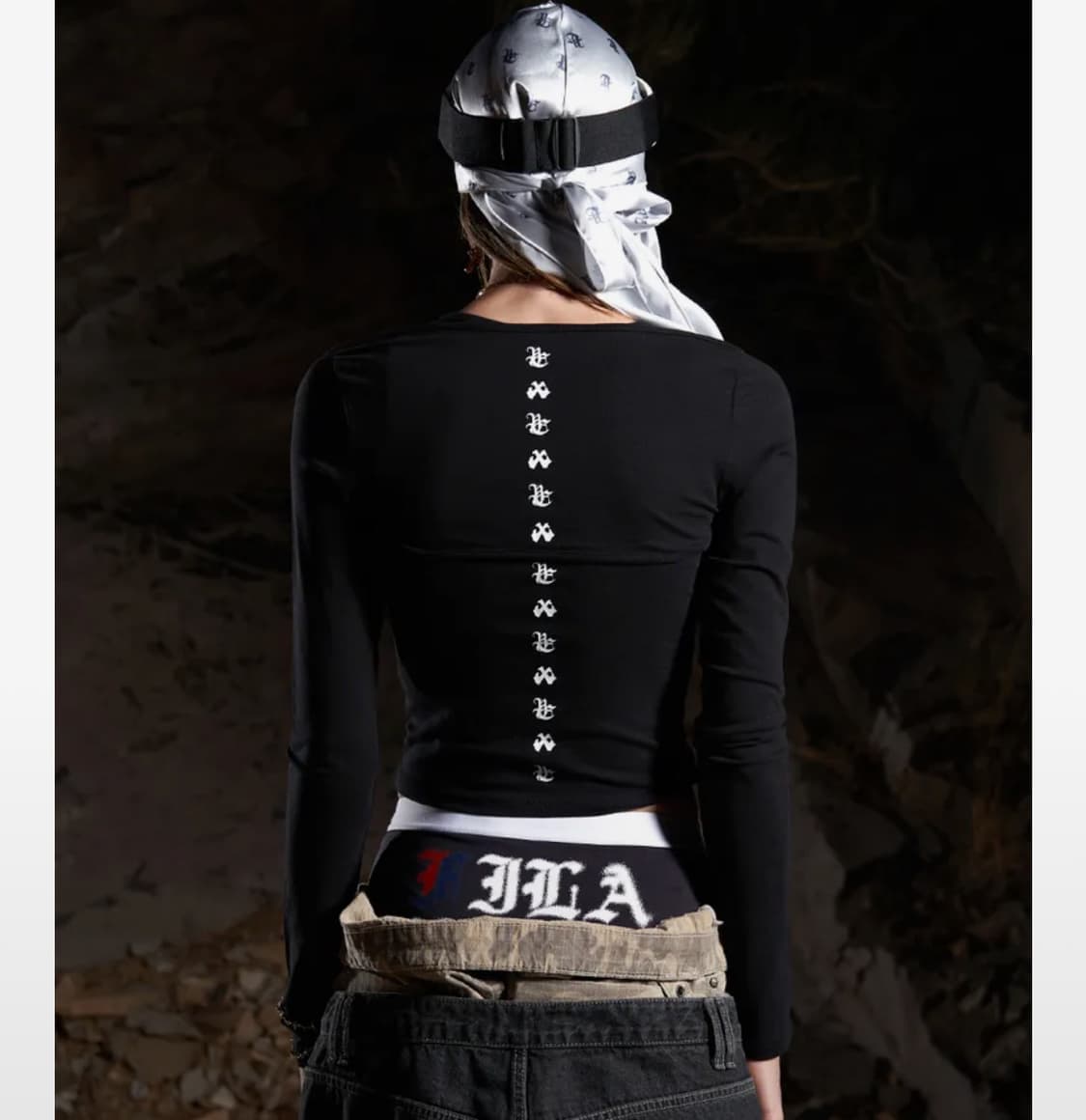 엘이이와이 Logo Layered Slit Top 상품이미지4