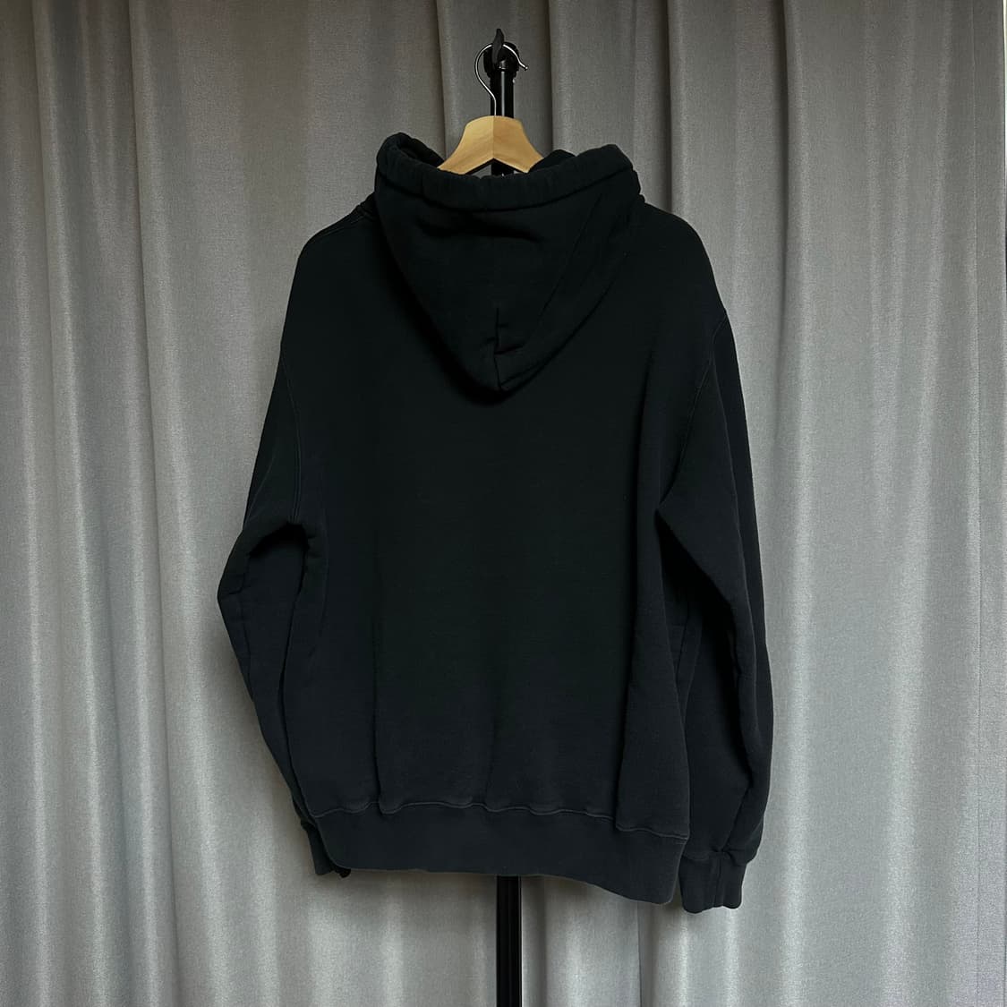언더커버 로고 후드티 블랙 4 상품이미지2