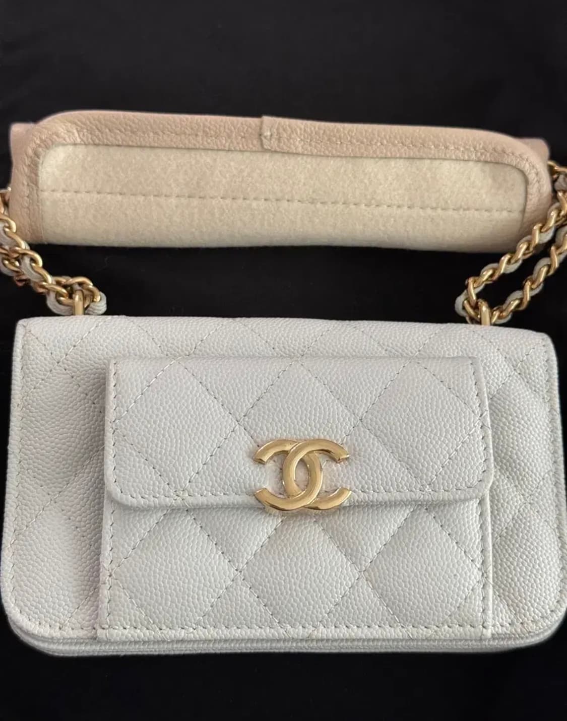 샤넬 cc로고 체인 캐비어 woc백 금장 화이트 상품이미지3