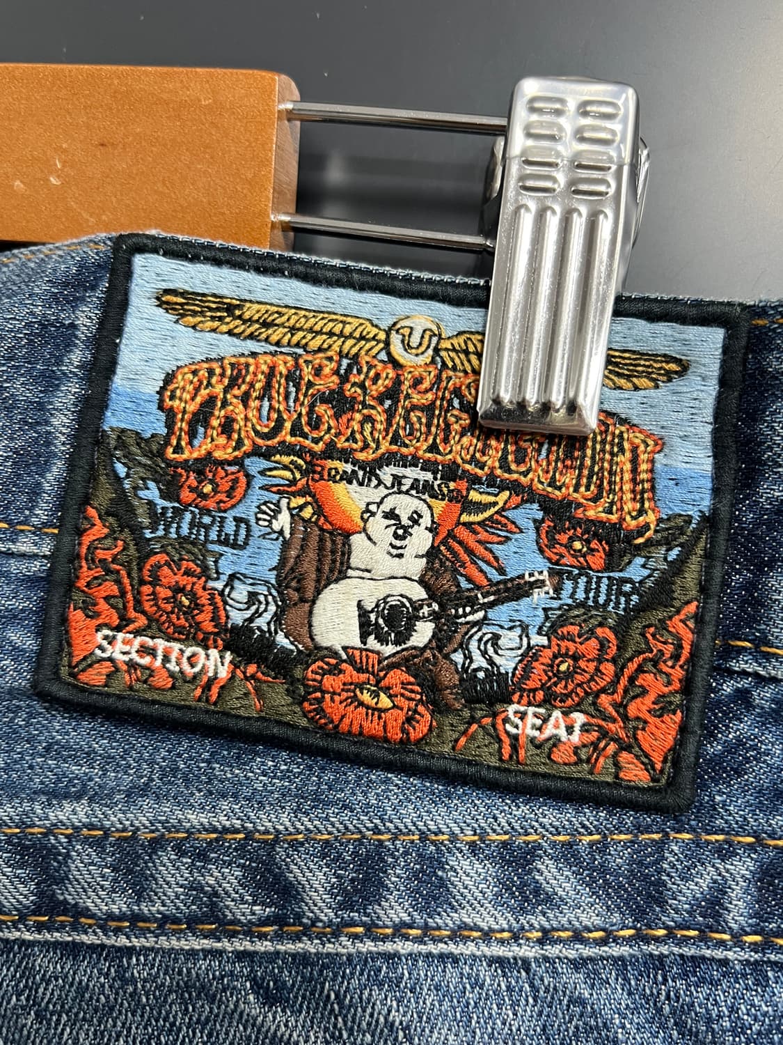 True Religion 트루릴리전 월드투어 와이드핏 부츠컷 데님 팬츠 상품이미지3