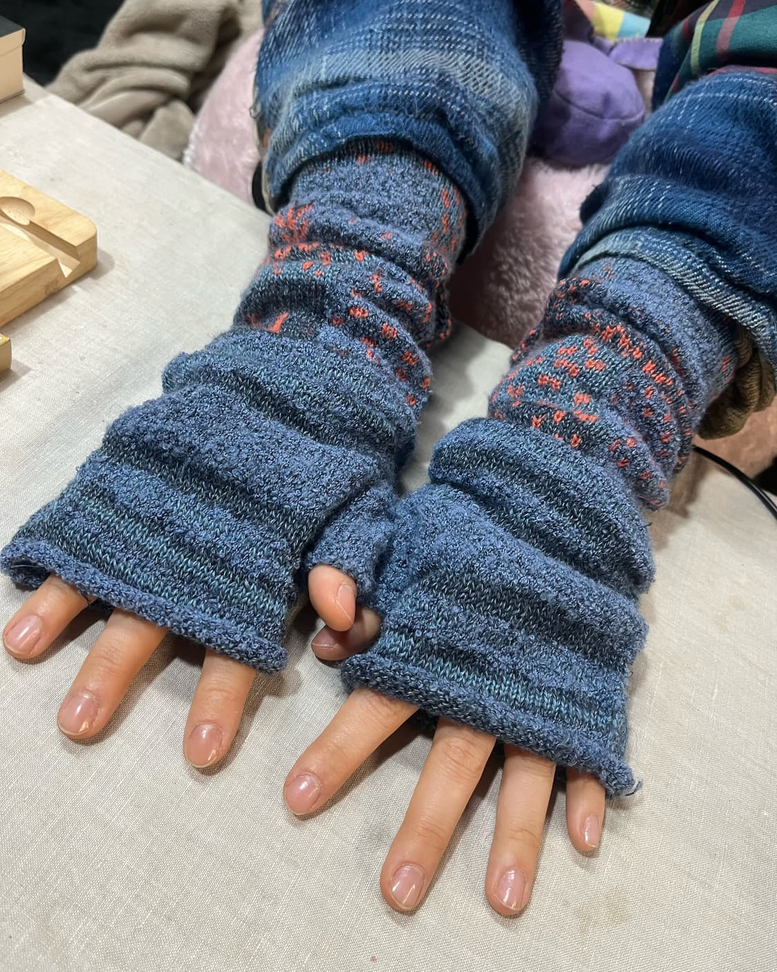 캐피탈 패턴 핸드워머 상품이미지3