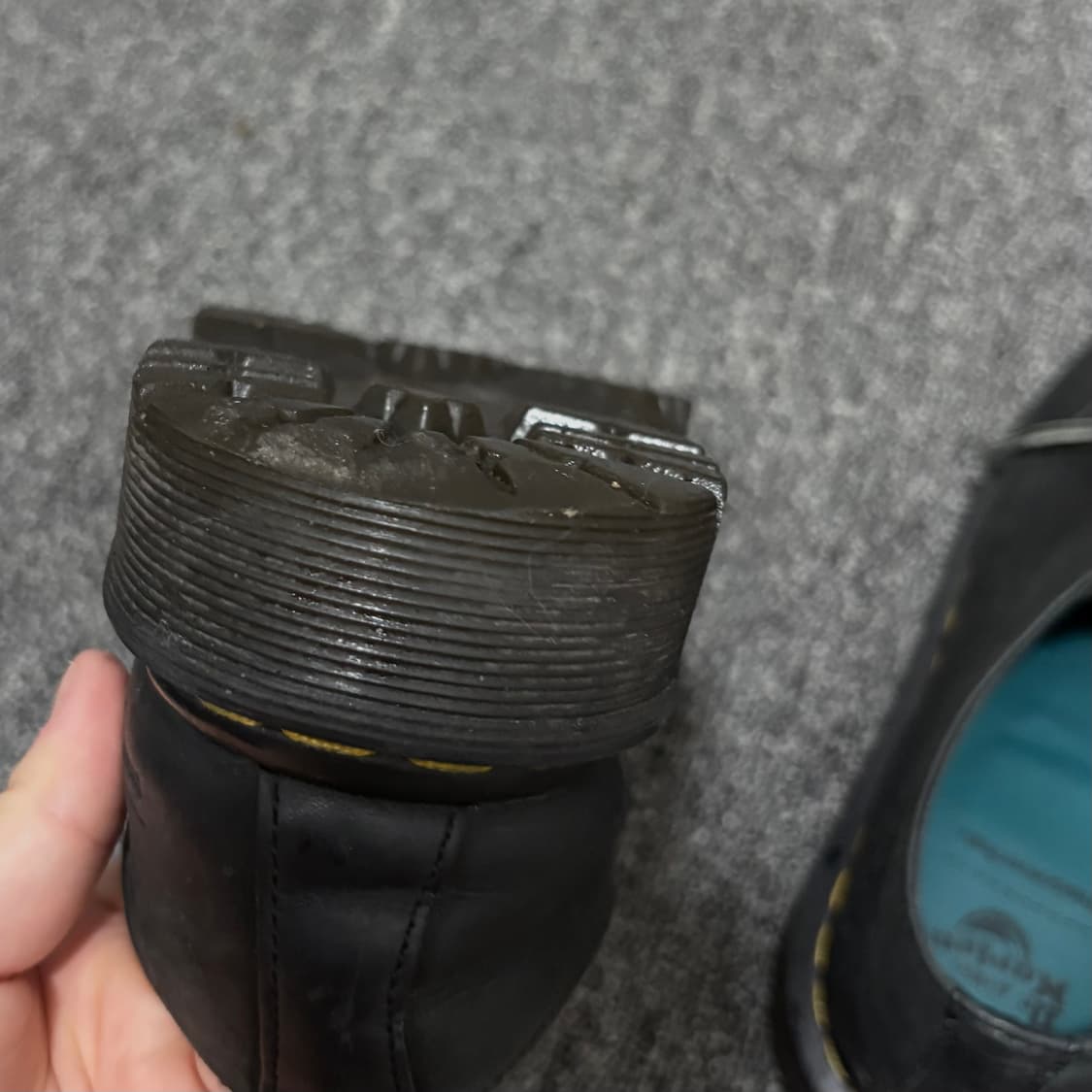 닥터마틴 X 디스이즈네버댓 1461 왁스드 풀 그레인 블랙 디네댓 로퍼 상품이미지5