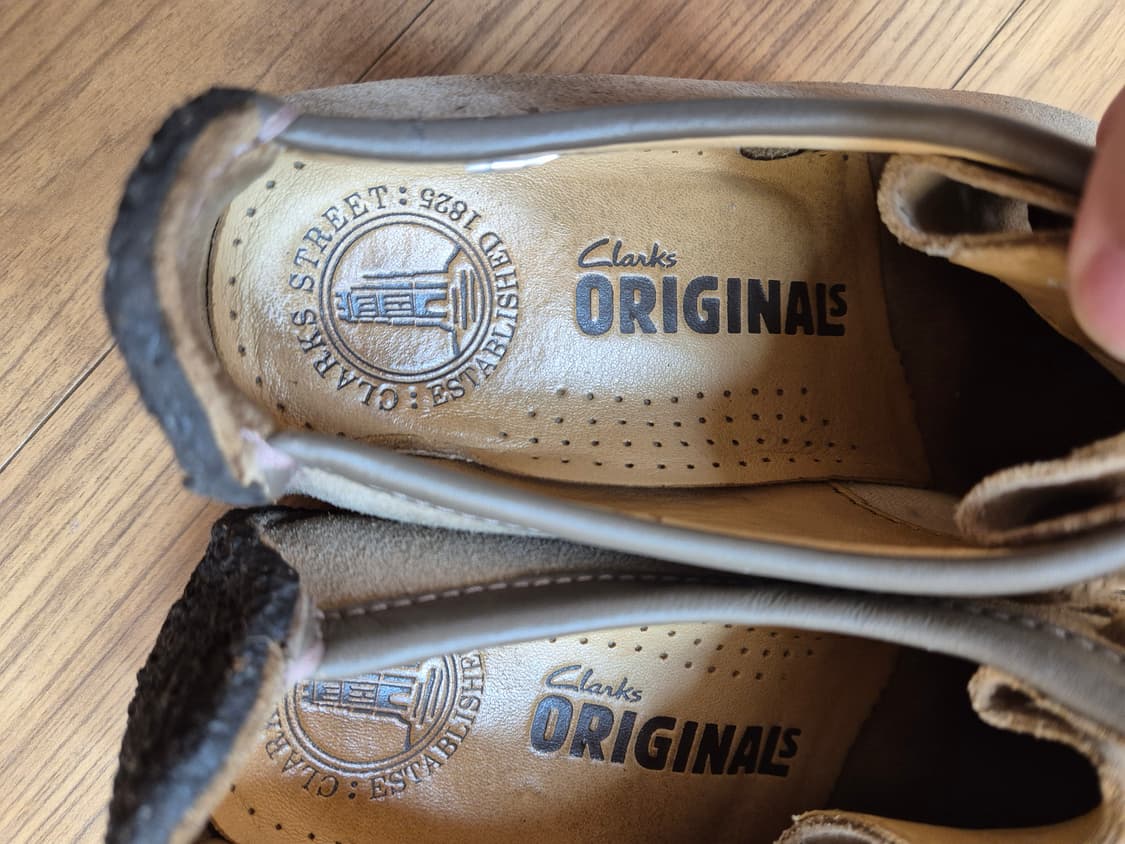 클락스 Wallabees 신발입니다.
스웨이드 재질이고, 끈으로 묶는 스 상품이미지5