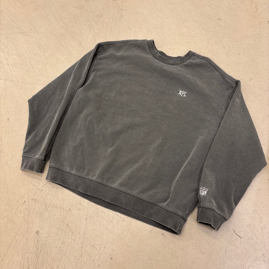 NFL 피그먼트 빅로고 맨투맨 상품이미지2