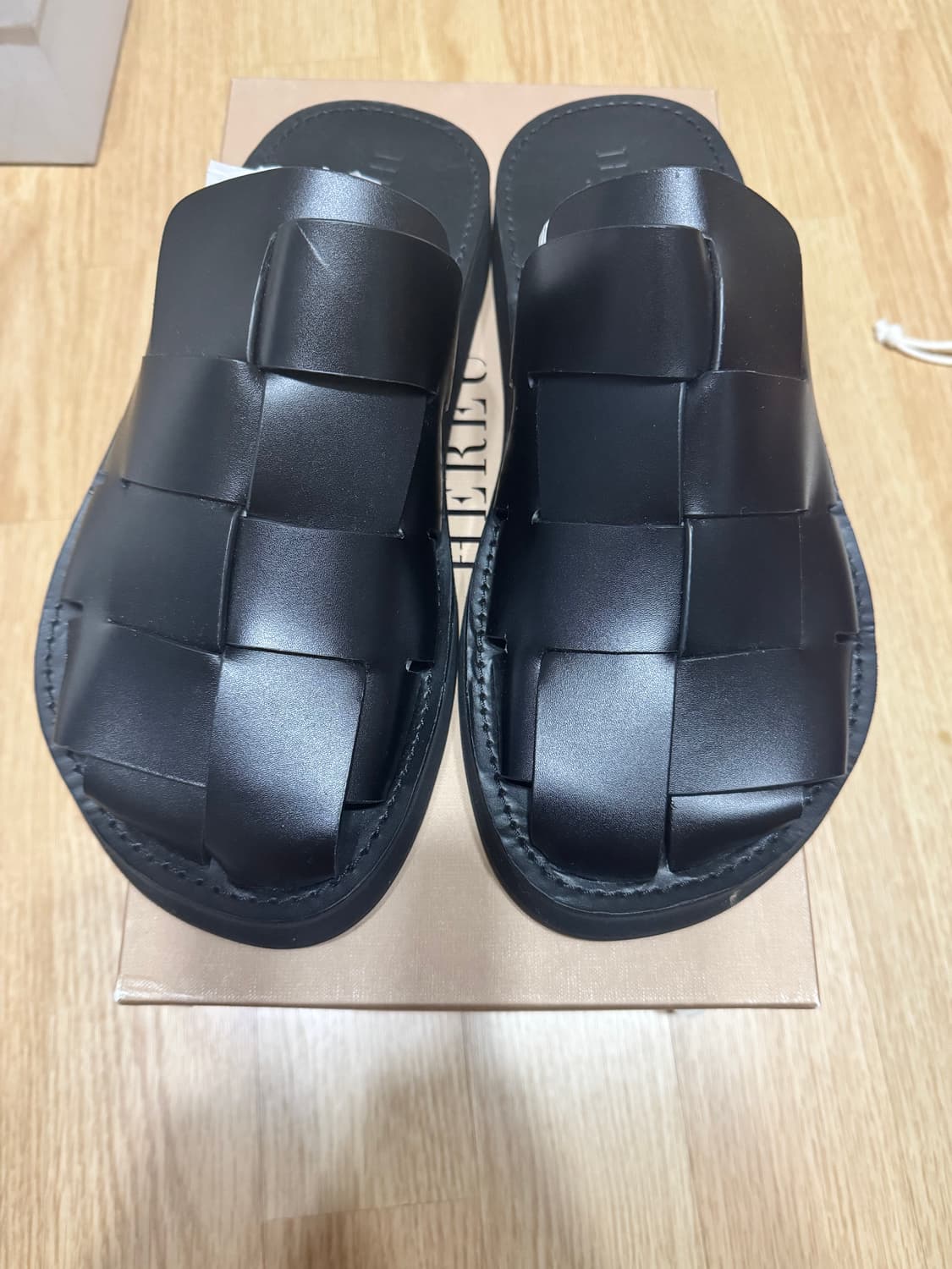 헤레우 레더 슬리퍼  상품이미지1