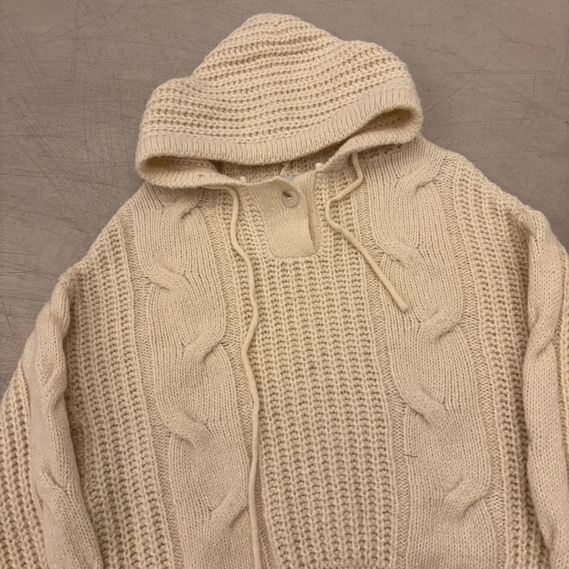 서로 케이블 아이보리 후드 스웨터 상품이미지2