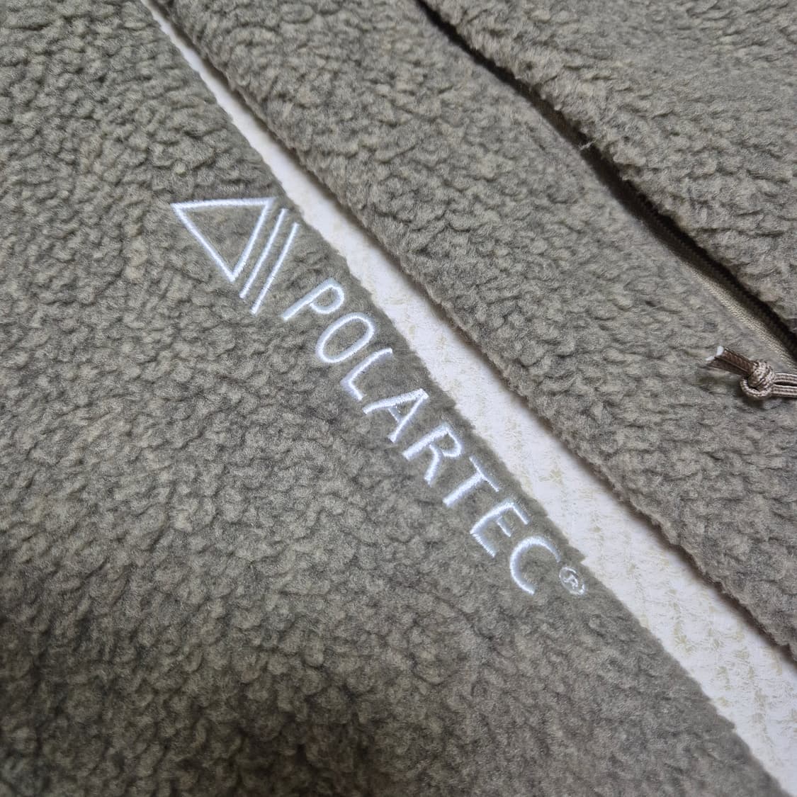 [핫아이템🔥] 나이키 ACG 아크틱 울프 풀 집탑 상품이미지5