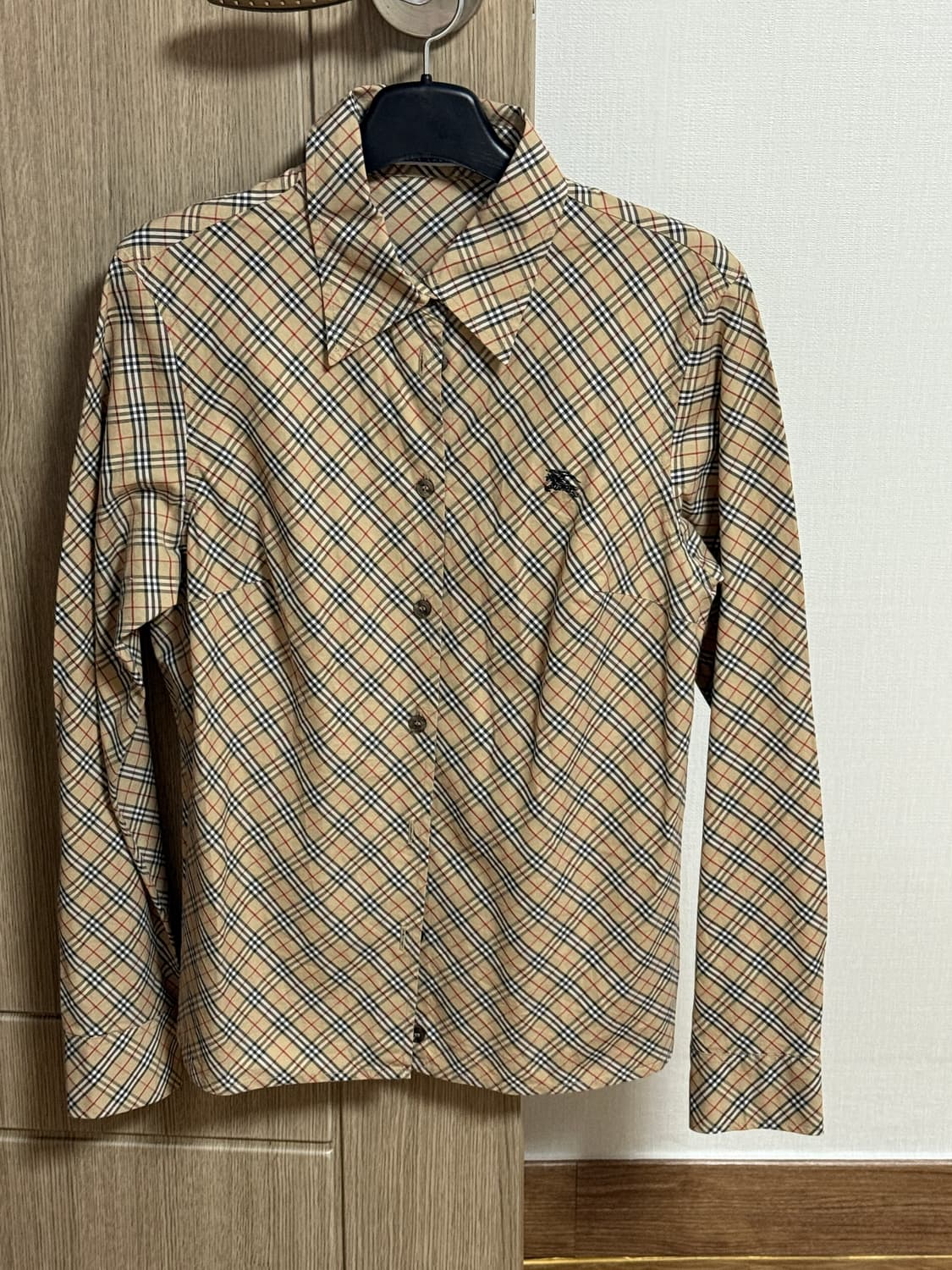 버버리 셔츠 38사이즈(정품) 상품이미지2