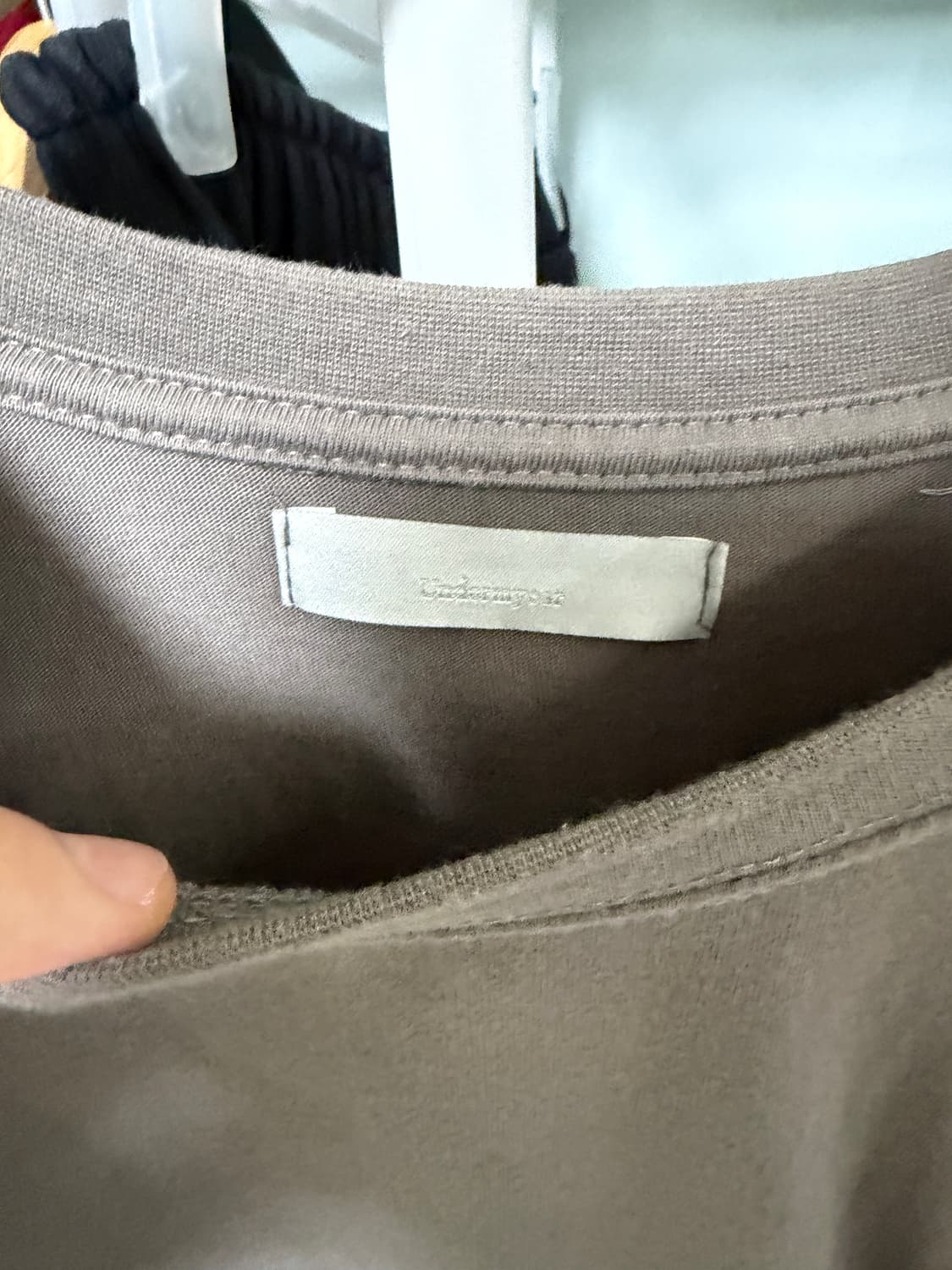 언더마이카 Mu.05 안티 로고 오버핏 반팔티 카키(2) 상품이미지5