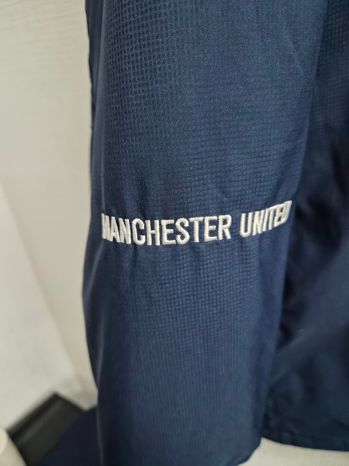 L/105) 나이키 맨유 벤치 파카 팝니다 상품이미지4