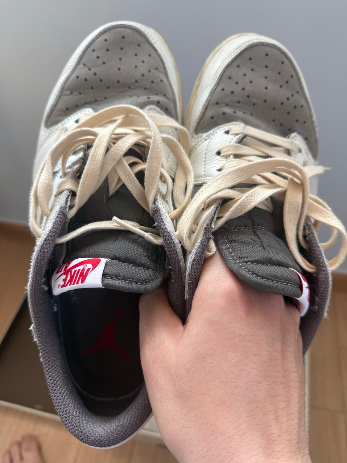 나이키 트레비스 스캇 조던 1  리버스 모카 270 상품이미지2