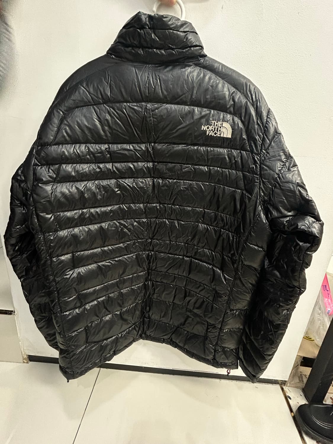 노스페이스 써밋 경량패딩 유광 L 상품이미지3