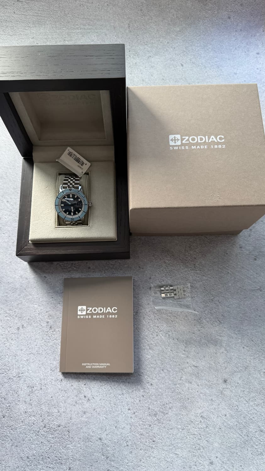 조디악 슈퍼씨울프 스카이블루 시계 판매합니다. 상품이미지8