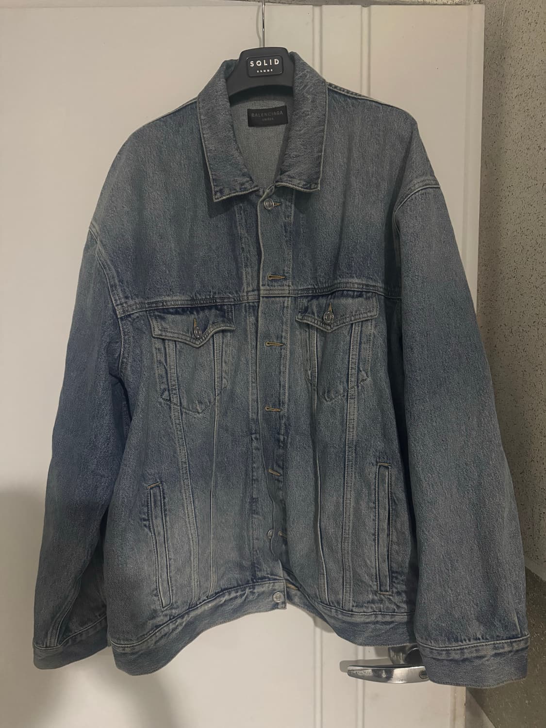 발렌시아가 백테이프 트러커 2사이즈 판매합니다. 상품이미지1