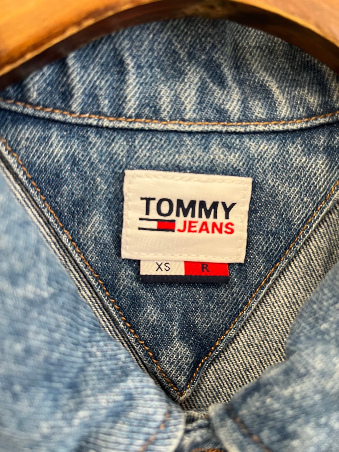 [XS] 타미 진스(Tommy Jeans) 로고 패치 데님 점프수트 상품이미지4