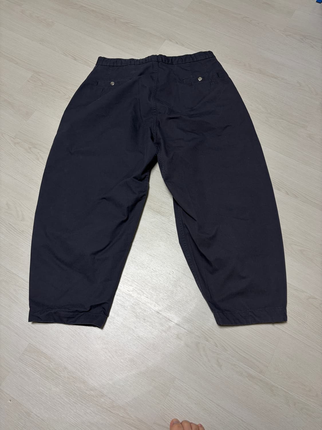 노스페이스 퍼플라벨 스트레치 트윌 와이드 크롭팬츠 그레이 상품이미지2