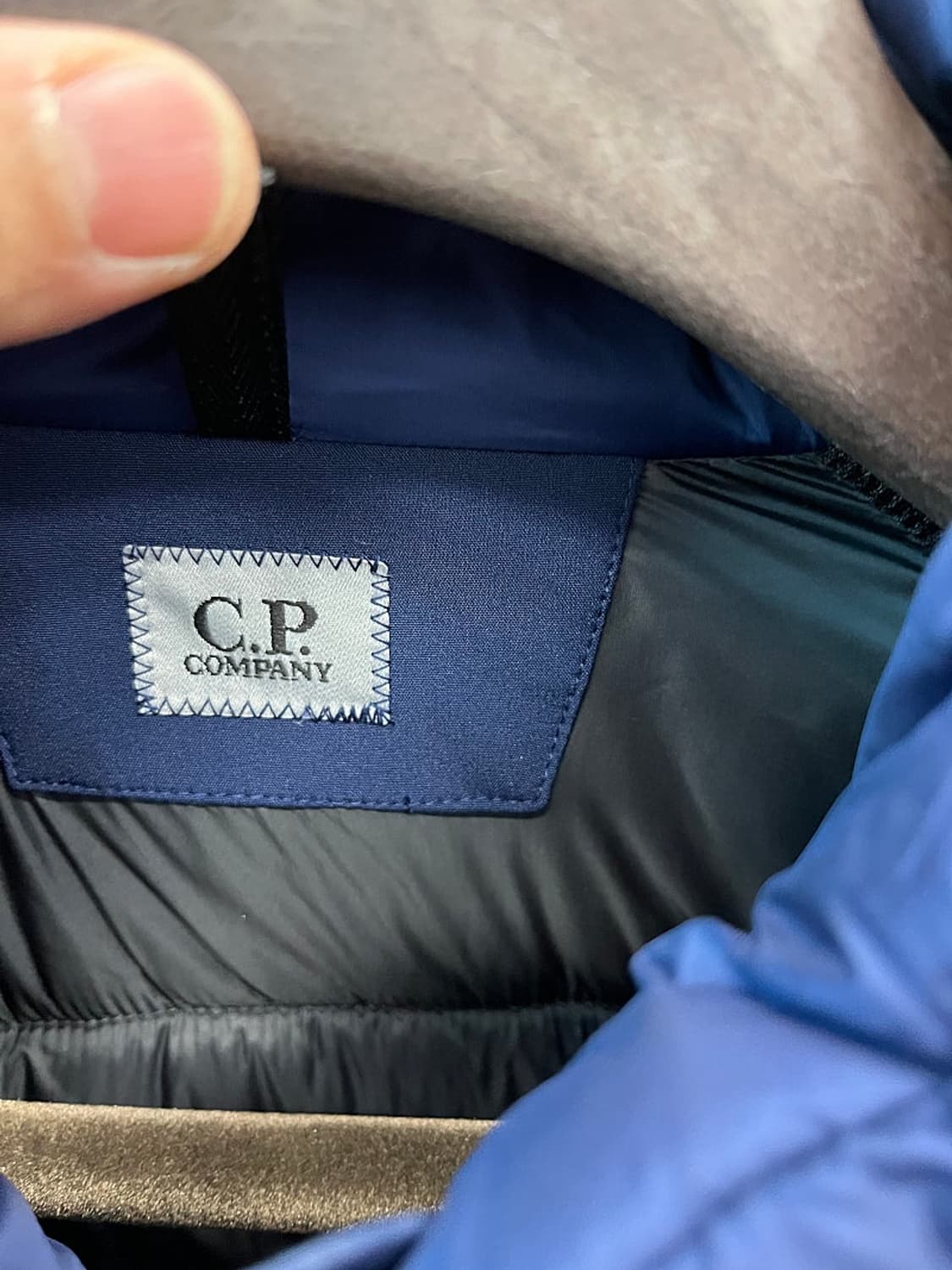 110) CP컴퍼니 패딩집업  상품이미지6