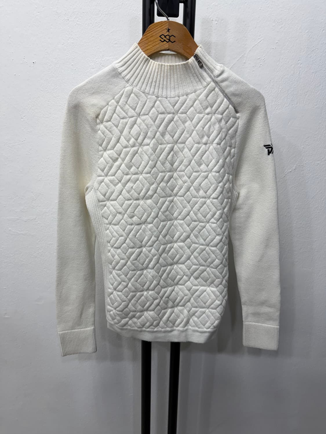 정품) PXG 여성 화이트 퀄팅 니트 탑 XS 상품이미지1