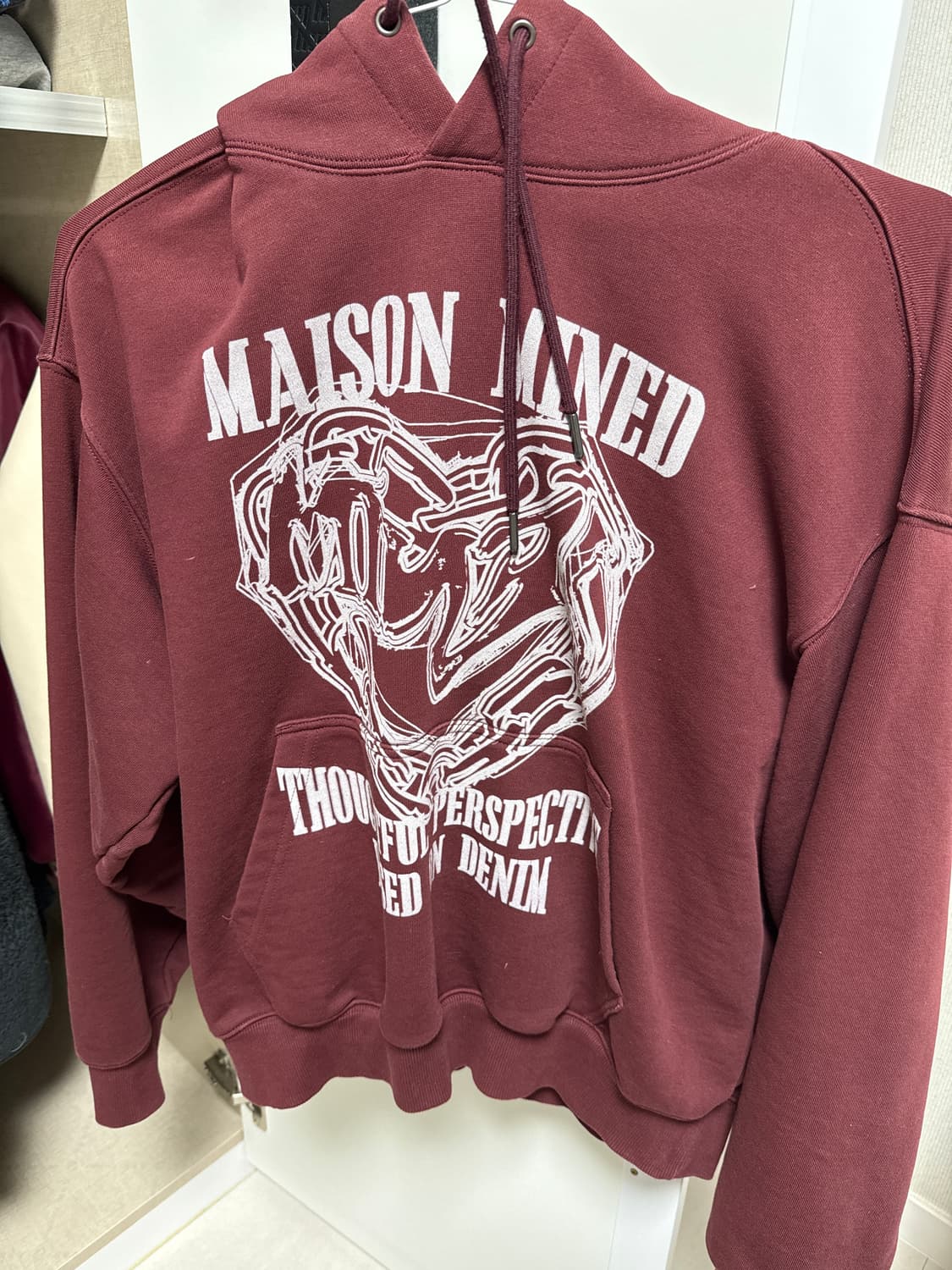 메종 미네드 두들 하트 후디 버건디 상품이미지1