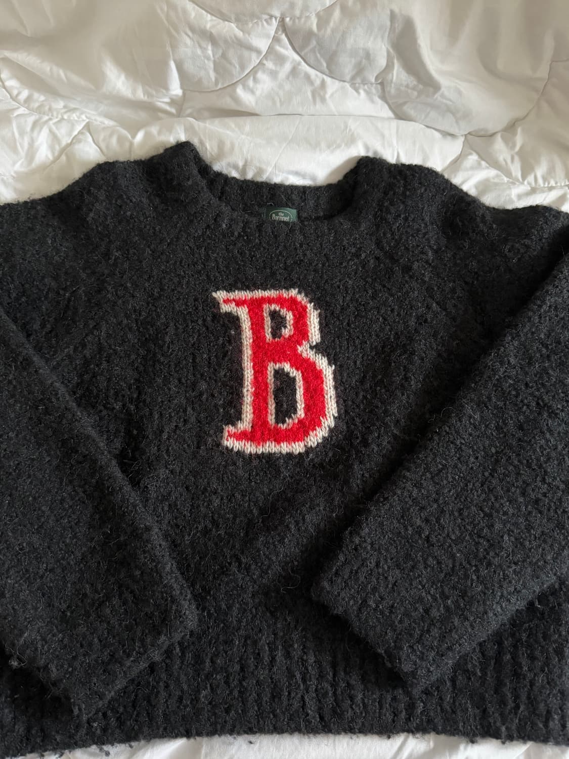 더바넷 B로고 부클 니트 상품이미지4