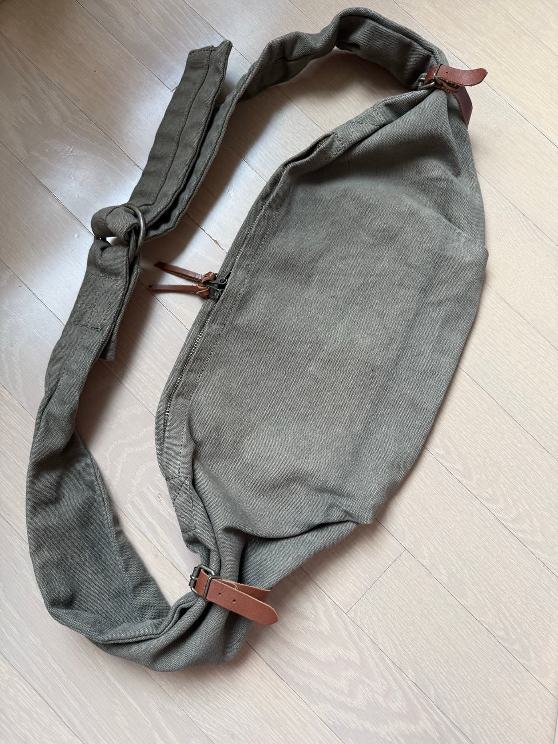 캐피탈 호버백 올리브 상품이미지1